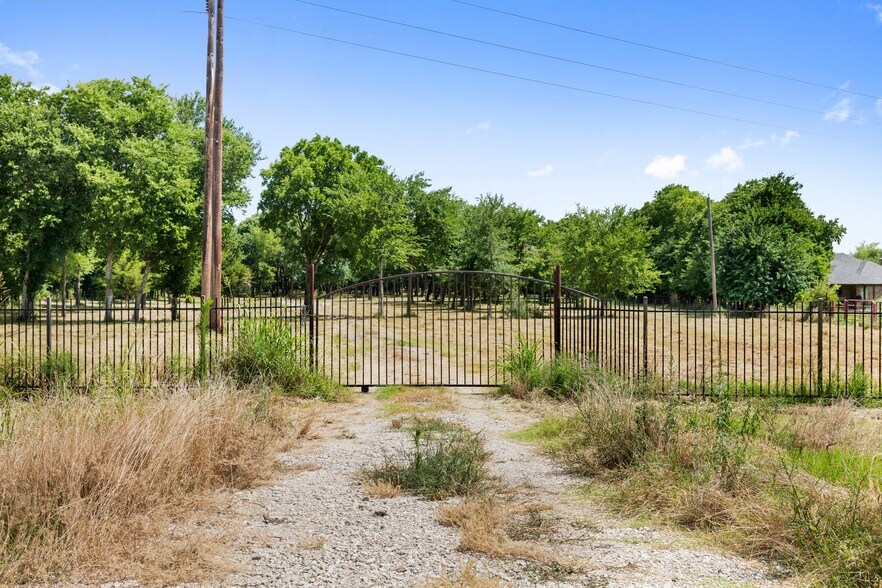 More Photos Of 12021 County Road 483, Lavon Land For Sale