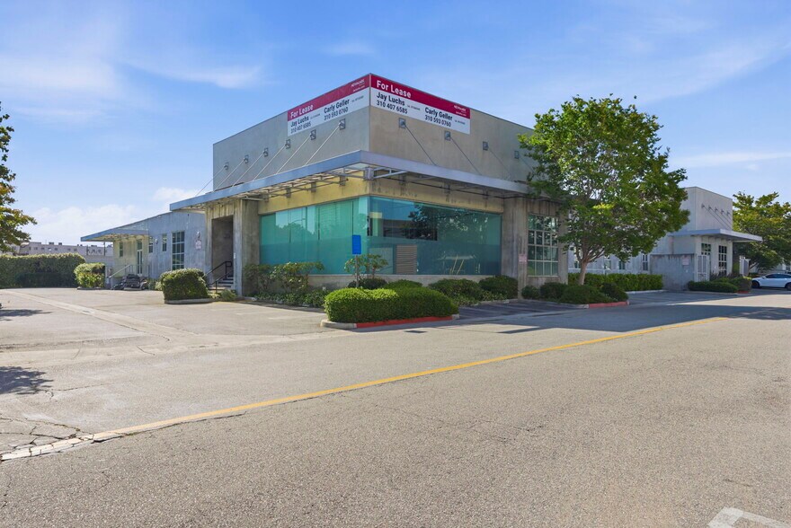 More Photos Of 3562-3582 Eastham Dr, Culver City Loft Creative Space For Lease