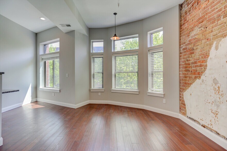 More Photos Of 218 W Main St, Urbana Office For Sale