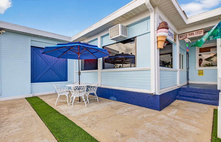 More Photos Of 102 Copeland Ave SW, Everglades City Restaurant For Sale