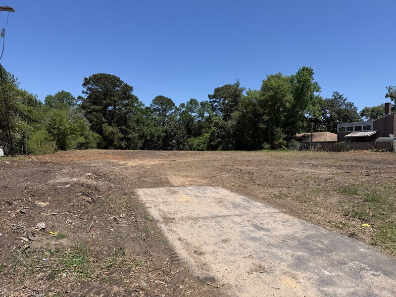 More Photos Of 1400 W Church St, Livingston Land For Sale