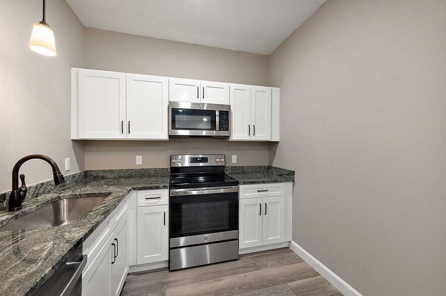 More Photos Of 1251 E Woodward Heights Blvd, Hazel Park Apartments For Sale