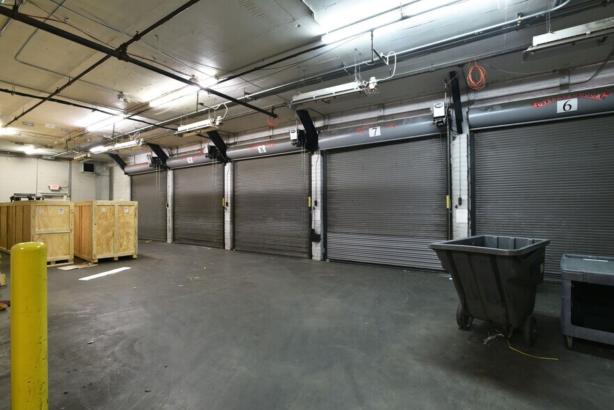 More Photos Of 1800 Northeast Expy, Atlanta Showroom For Lease