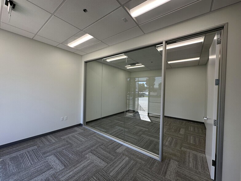 More Photos Of 14385 Industry Cir, La Mirada Warehouse For Lease