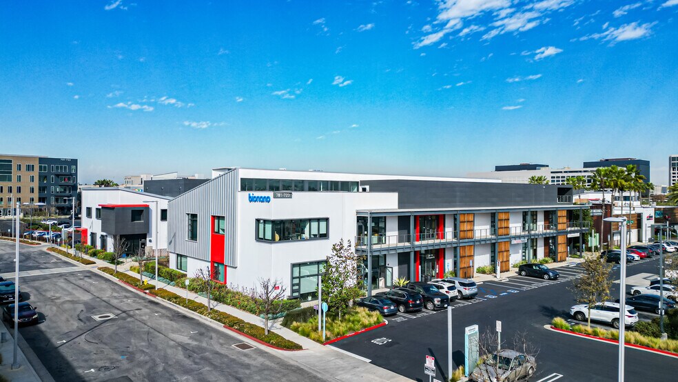 More Photos Of 701-723 N Douglas St, El Segundo Loft Creative Space For Lease