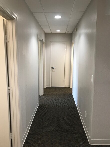 More Photos Of 5700 W Olive Ave, Glendale Medical For Lease