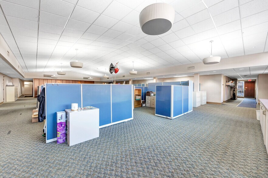 More Photos Of 414 S Jefferson St, Green Bay Office For Sale
