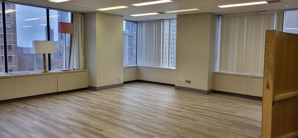 More Photos Of 920 Yonge St, Toronto Office Residential For Lease