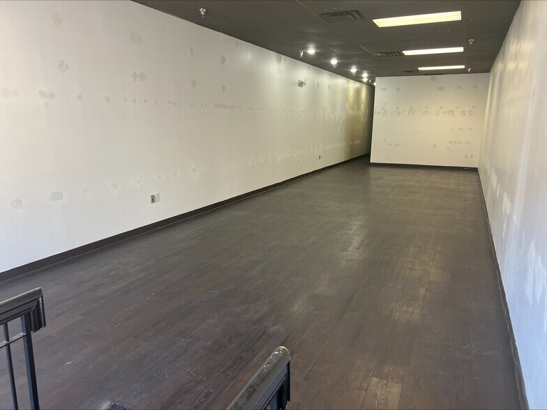 More Photos Of 25 3rd St NW, Winter Haven General Retail For Lease