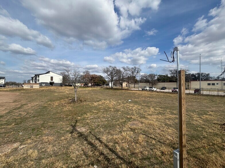 More Photos Of 8700 FM 969 Rd, Austin Freestanding For Sale