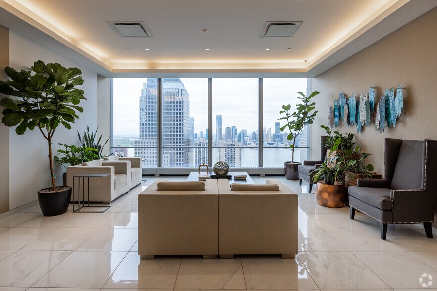 More Photos Of 4 World Trade Center, New York Office For Lease