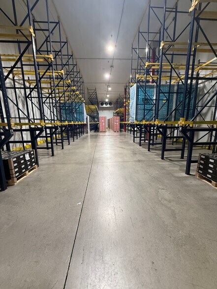 More Photos Of 8900 NW 35th Ln, Doral Warehouse For Lease