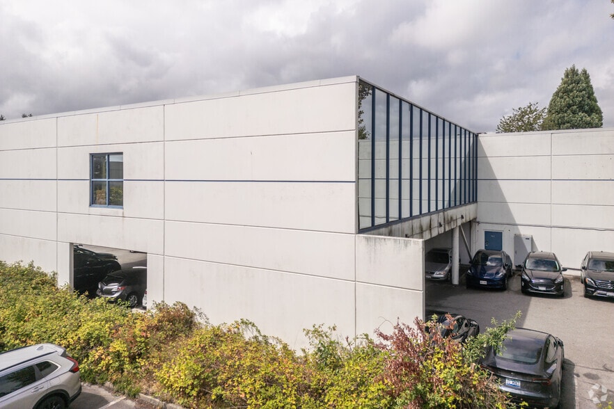 More Photos Of 5368 Parkwood Pl, Richmond Light Manufacturing For Sale