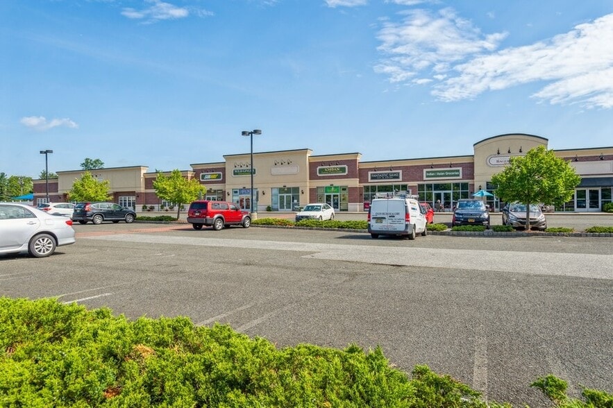 More Photos Of 149 Pierce St, Somerset General Retail For Lease