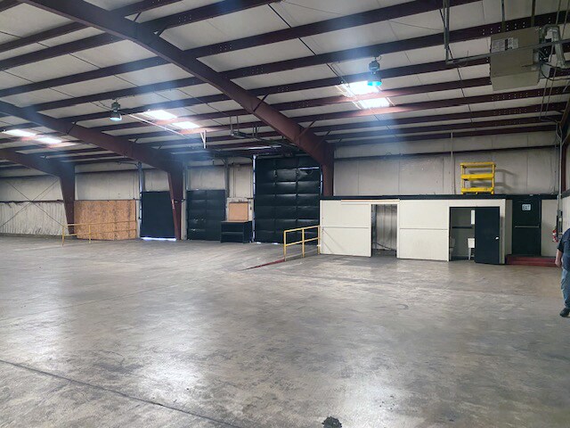 More Photos Of 12086 E IL Highway 148, Mount Vernon Warehouse For Lease
