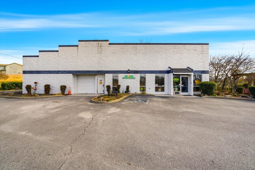 More Photos Of 2376 Business Center Cir, Sevierville Freestanding For Sale