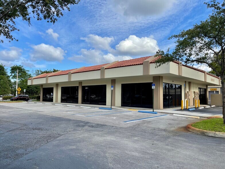 More Photos Of 8201 Pine Island, Tamarac Storefront Retail Office For Lease