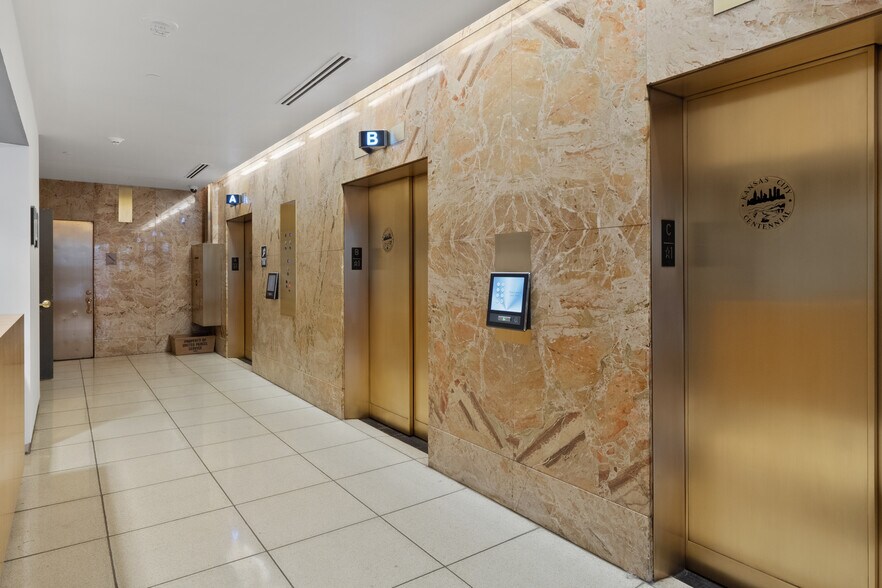 More Photos Of 210 W 10th St, Kansas City Office For Lease