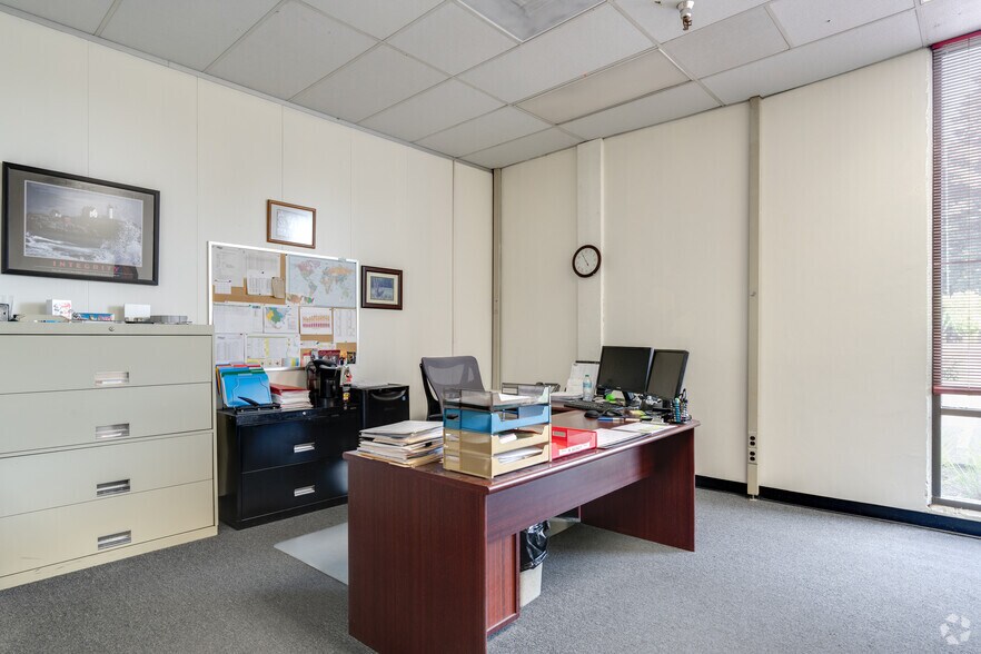 More Photos Of 1880 SW Merlo Dr, Beaverton Warehouse For Lease