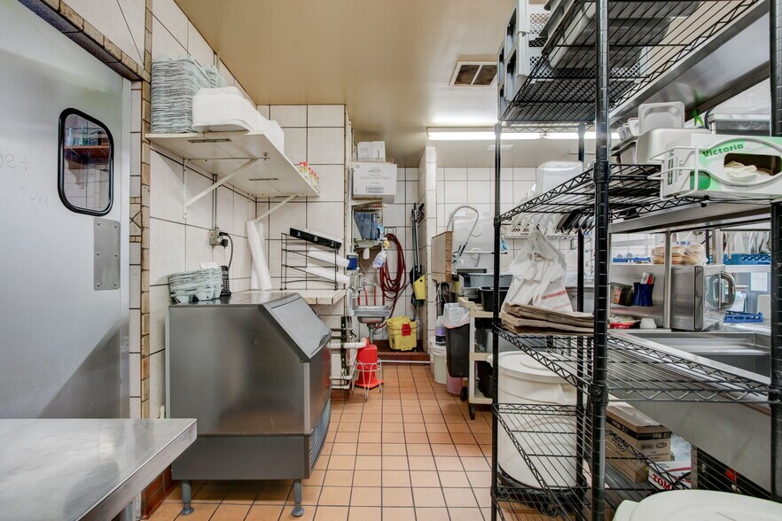 More Photos Of 868 County Line Rd NE, Resaca Convenience Store For Sale