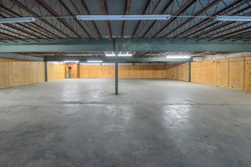More Photos Of 1095 Stark Rd, Starkville Warehouse For Sale