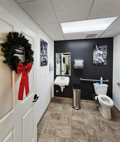 More Photos Of 701 Mutual Ct, Raleigh Office For Sale