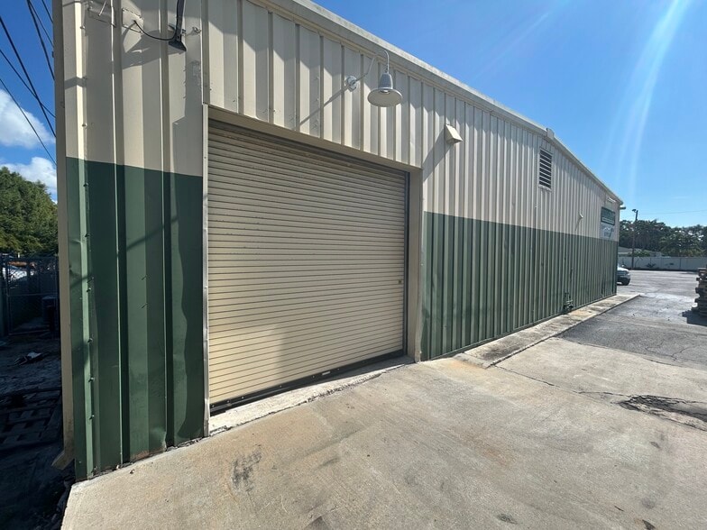 More Photos Of 2864 Roosevelt Blvd, Clearwater Showroom For Lease