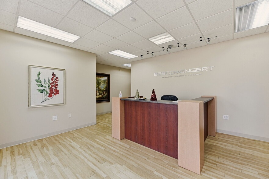 More Photos Of 410 Montbrook Ln, Knoxville Office For Lease