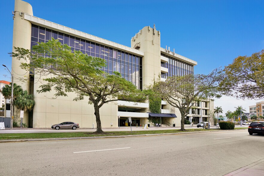 More Photos Of 747 Ponce de Leon Blvd, Coral Gables Medical For Lease