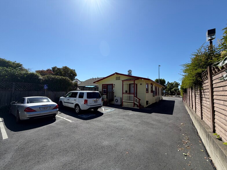 More Photos Of 720 E Washington St, Petaluma Office For Sale