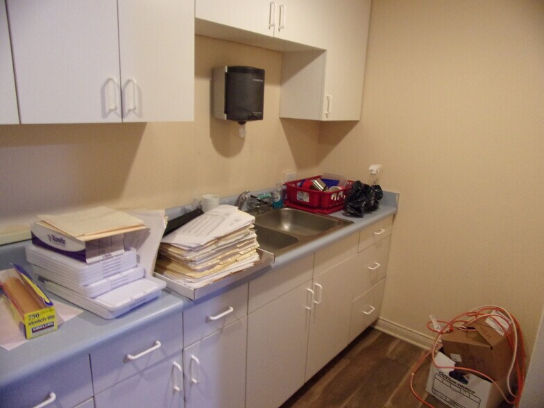 More Photos Of 939 S Decatur Blvd, Las Vegas Medical For Sale