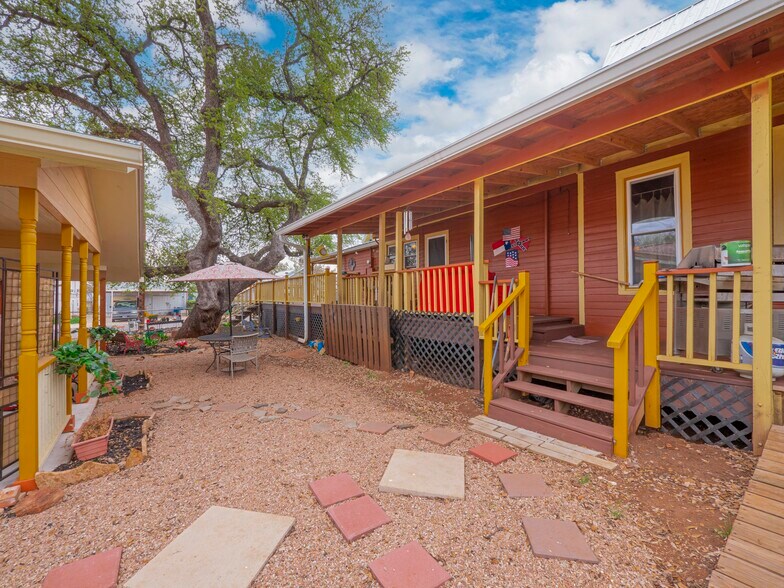 More Photos Of 1307 Wright St, Llano Freestanding For Sale