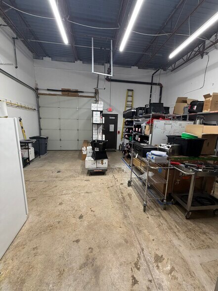 More Photos Of 15000-15100 N 23rd Ave, Plymouth Research And Development For Lease