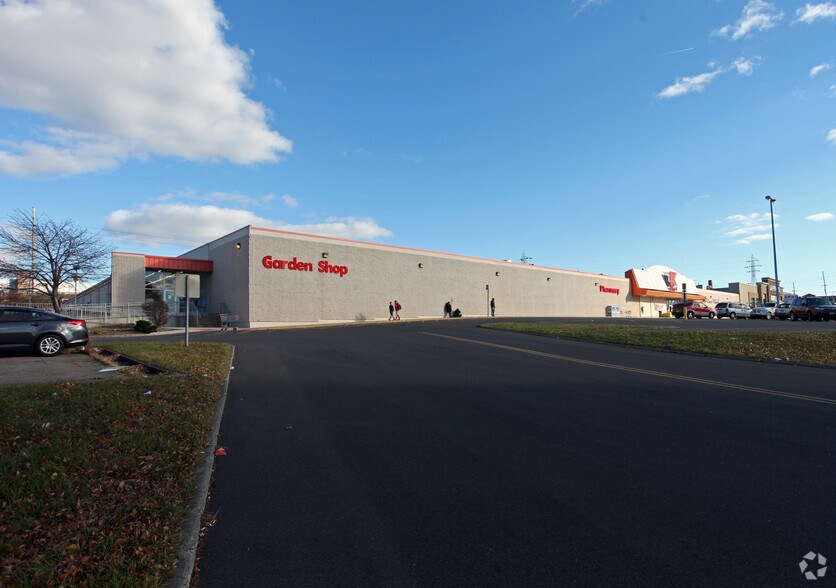 More Photos Of 320 S 25th St, Easton Unknown For Lease