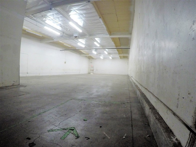 More Photos Of 2141 S Industrial Park Ave, Tempe Warehouse For Lease