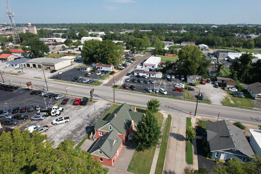 More Photos Of 1484 E Saint Louis St, Springfield Office For Sale