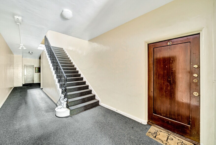More Photos Of 834 S Orange Grove Ave, Los Angeles Apartments For Sale