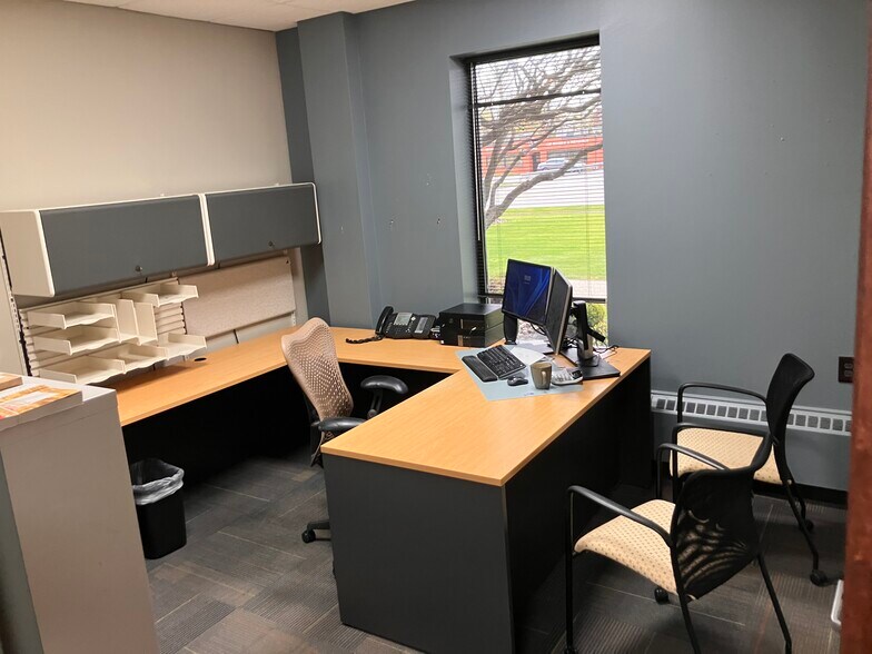 More Photos Of 2440 Sheridan Dr, Tonawanda Office For Lease