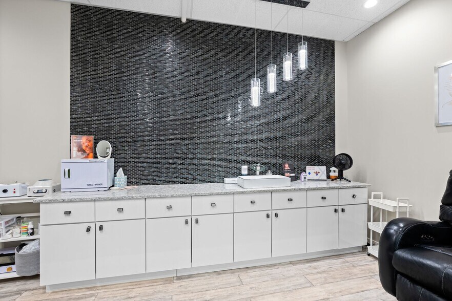 More Photos Of 18335 E 103rd Ave, Commerce City Medical For Sale