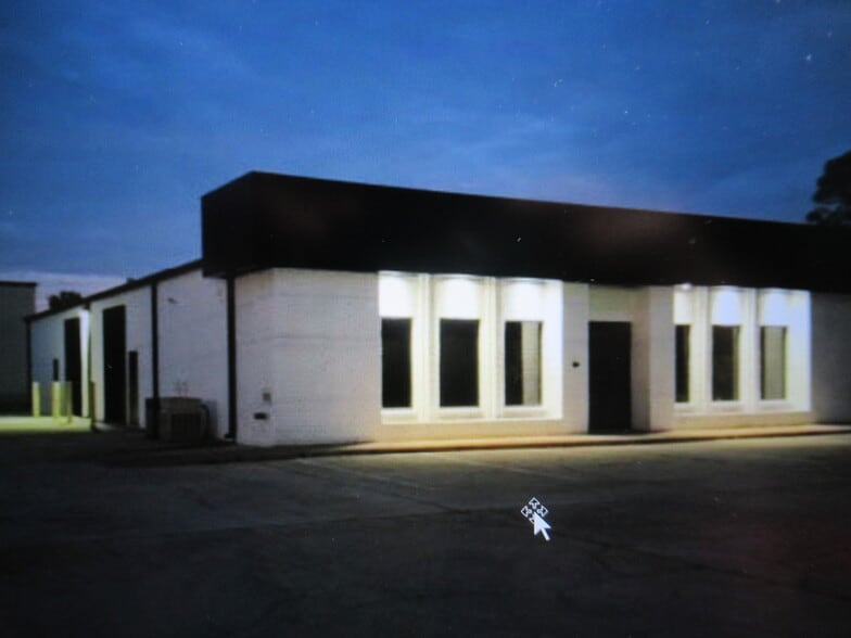 More Photos Of 5669 Eddins Rd, Montgomery Flex For Lease