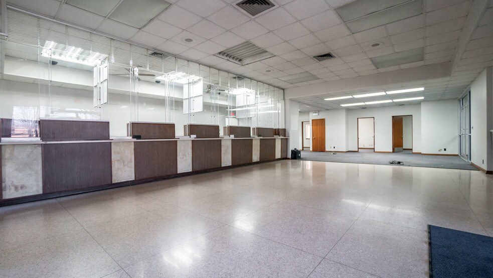 More Photos Of 7007 Calumet Ave, Hammond General Retail For Sale