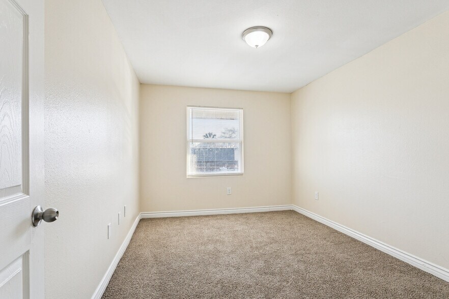 More Photos Of 3300 Garden Oaks Dr, New Orleans Apartments For Sale