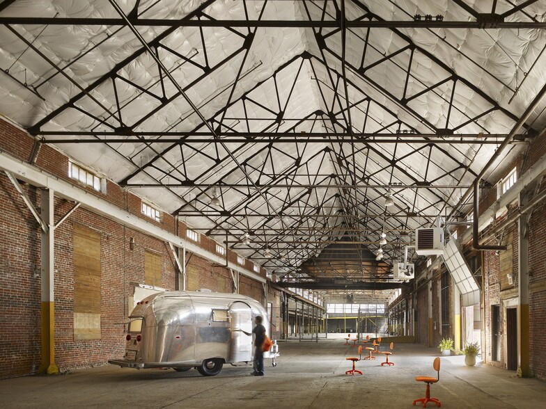 More Photos Of 1800 E State St, Hamilton Showroom For Lease