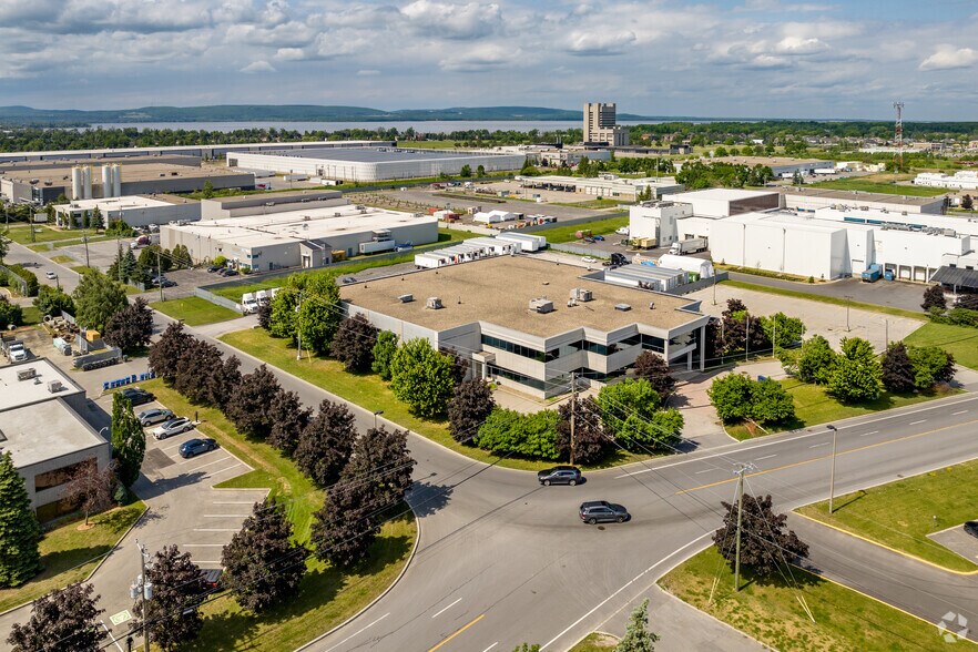 More Photos Of 300 Rue Joseph-Carrier, Vaudreuil-dorion Industrial For Sale