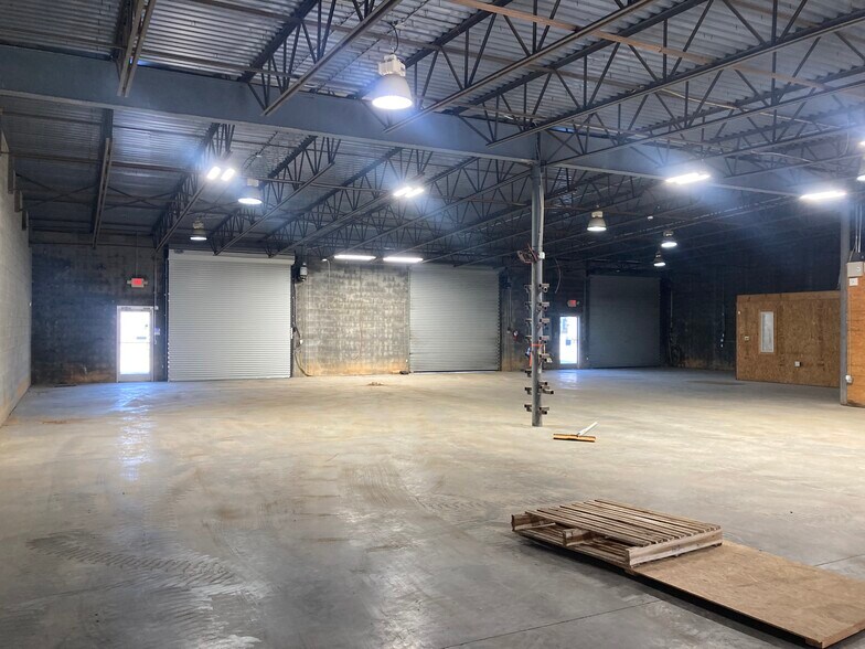 More Photos Of 7471-7473 Hagers Hollow Dr, Denver Warehouse For Lease