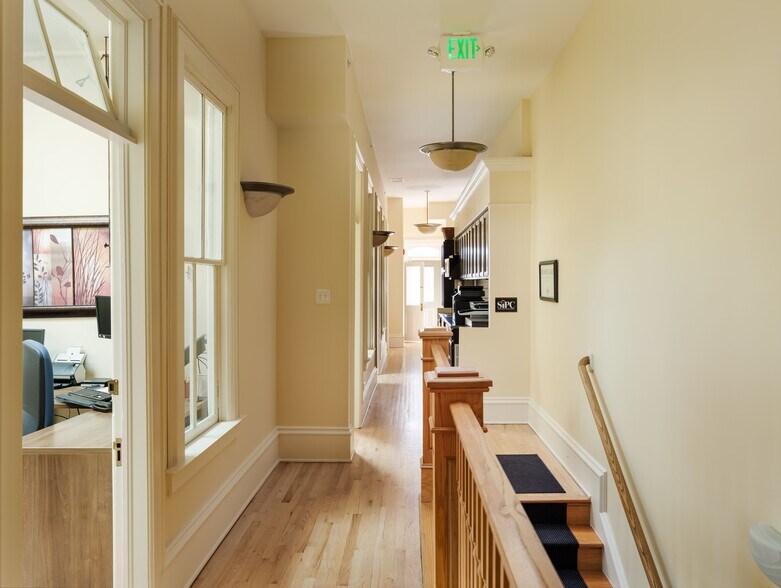 More Photos Of 1212 Pearl St, Boulder Storefront Retail Office For Sale