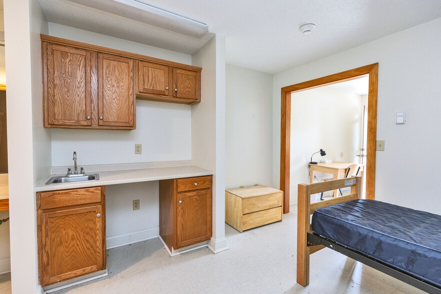 More Photos Of 608 Francestown Rd, Bennington Apartments For Sale