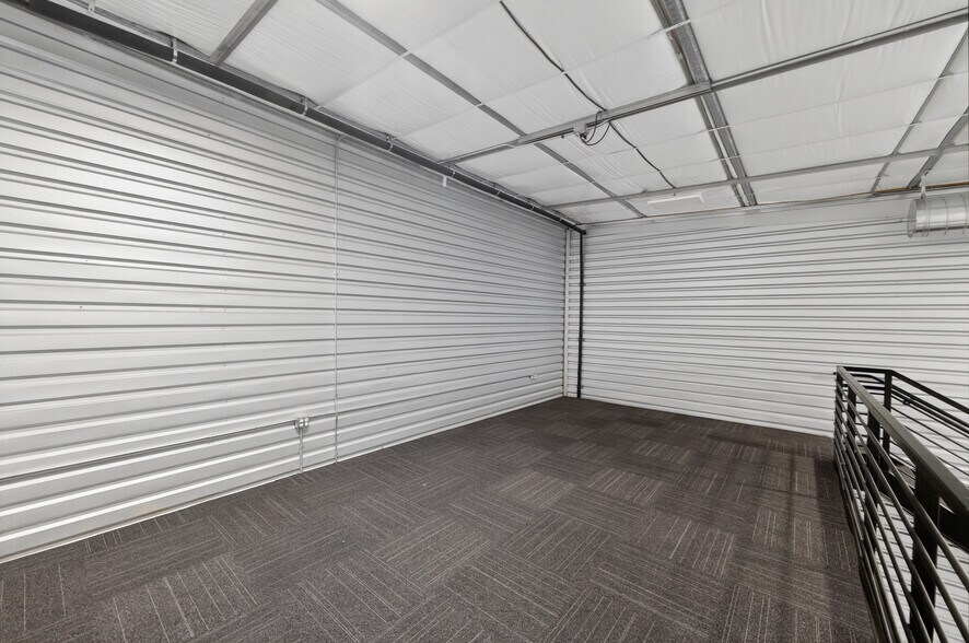 More Photos Of 529 SH 46 E, Boerne Warehouse For Lease