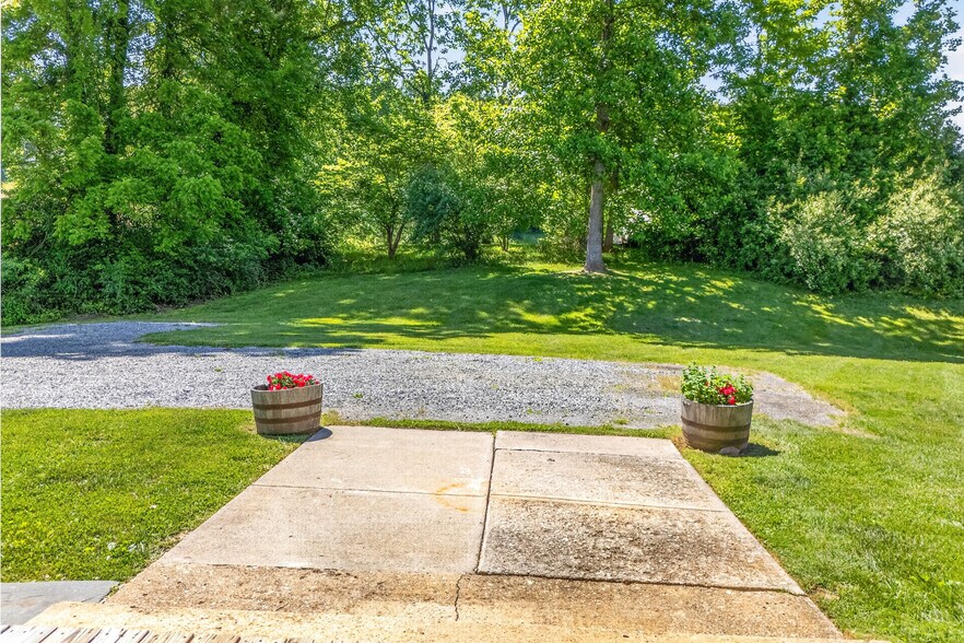 More Photos Of 132 Christiansburg Pike NE, Floyd Flex For Sale