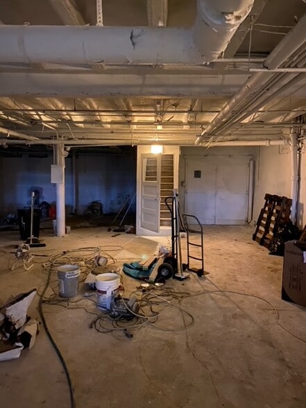 More Photos Of 5041-5047 N Western Ave, Chicago Flex For Lease